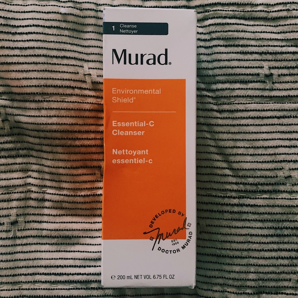 NWT Murad Environmental Shield EssentialC Cleanser